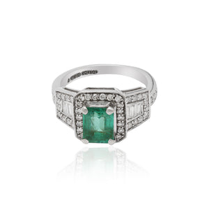 18K White Gold Rectangle Emerald Gemstone Ring