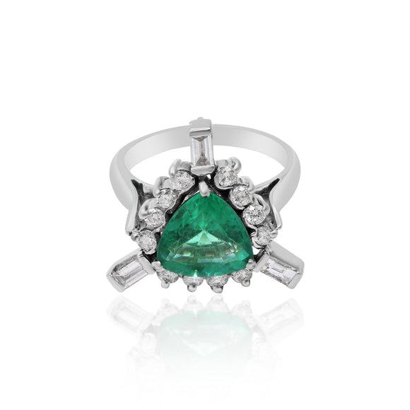 18K Gold Triangle Emerald Gemstone Engagement Ring